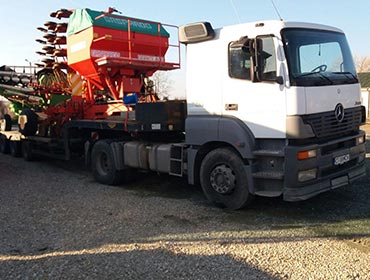Transport combina cu trailer